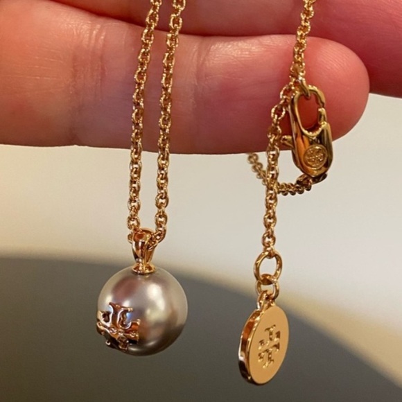 Tory Burch Authentic Timeless Classic Luxe Preppy Gray Pearl Chain Necklace - Picture 3 of 11